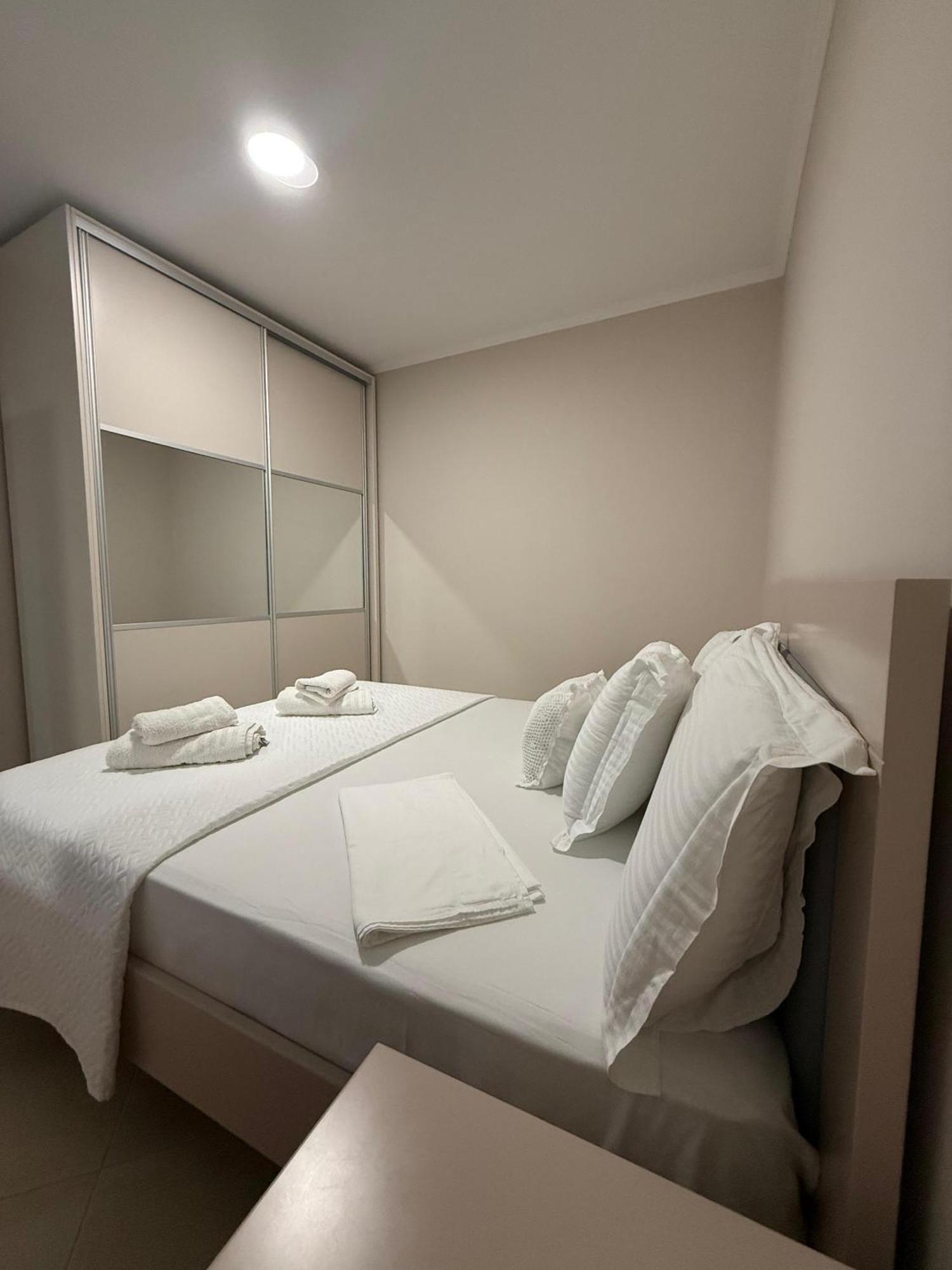 Eleana'S Apartament Sarande Ngoại thất bức ảnh