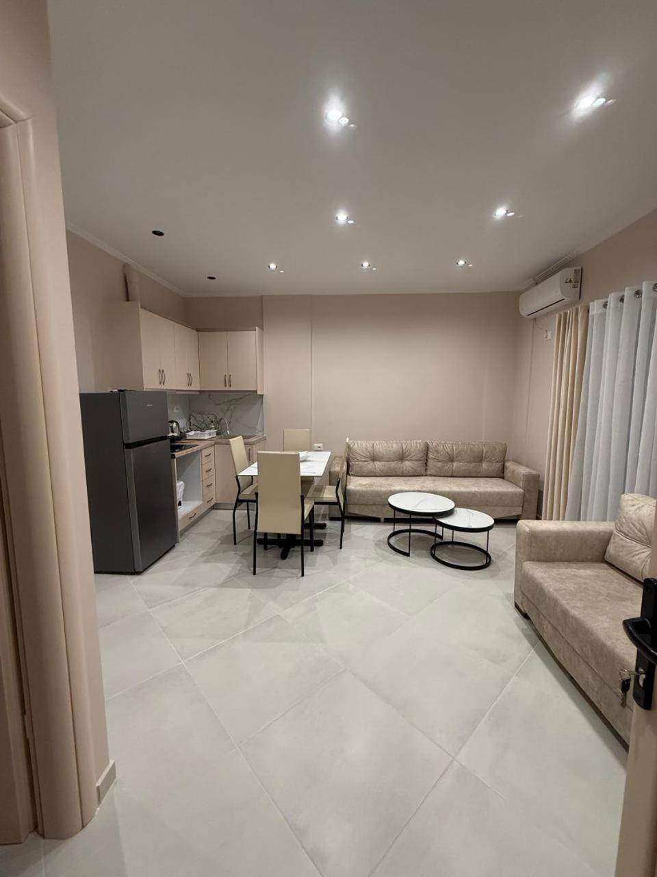 Eleana'S Apartament Sarande Phòng bức ảnh