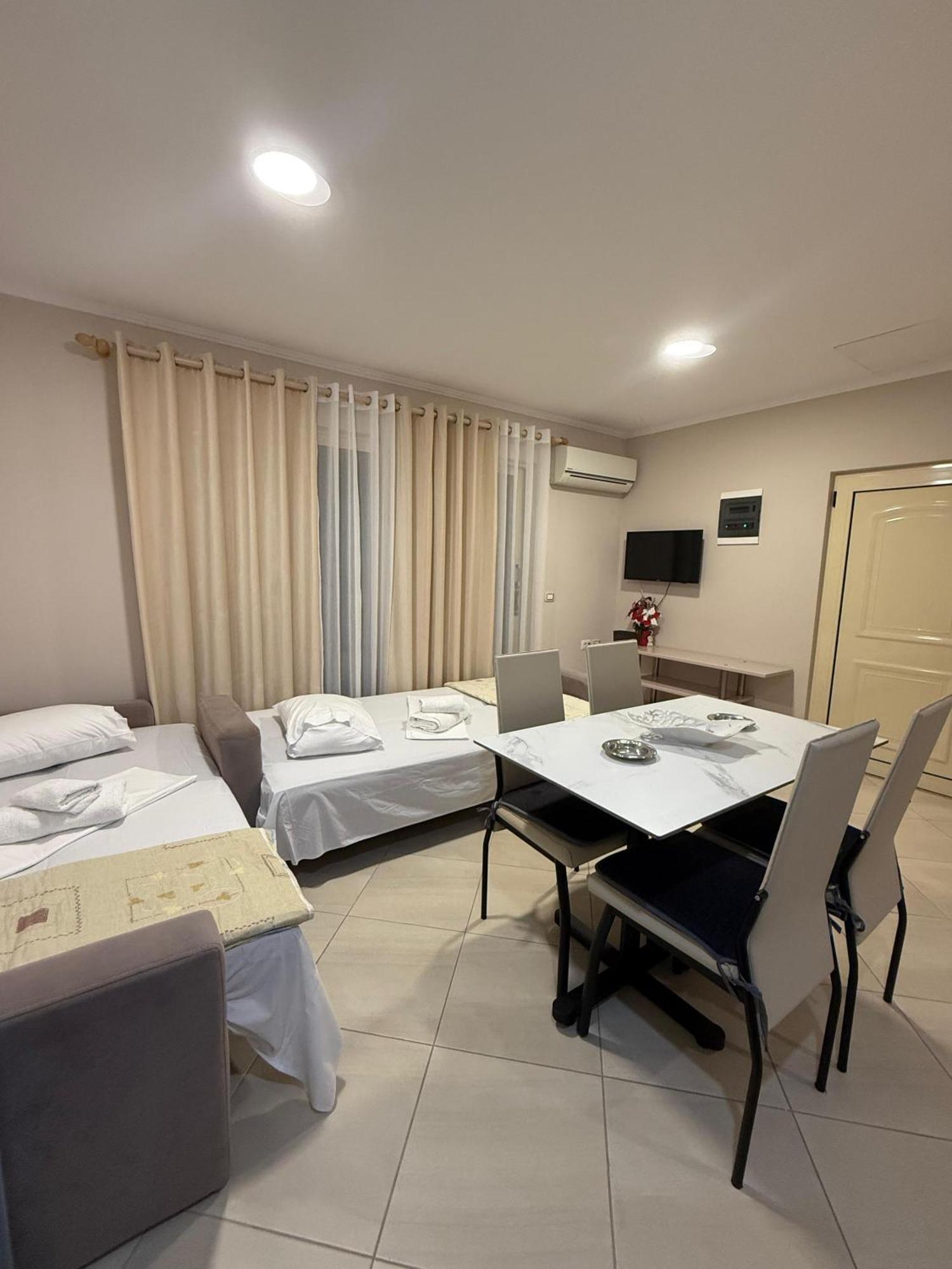 Eleana'S Apartament Sarande Ngoại thất bức ảnh
