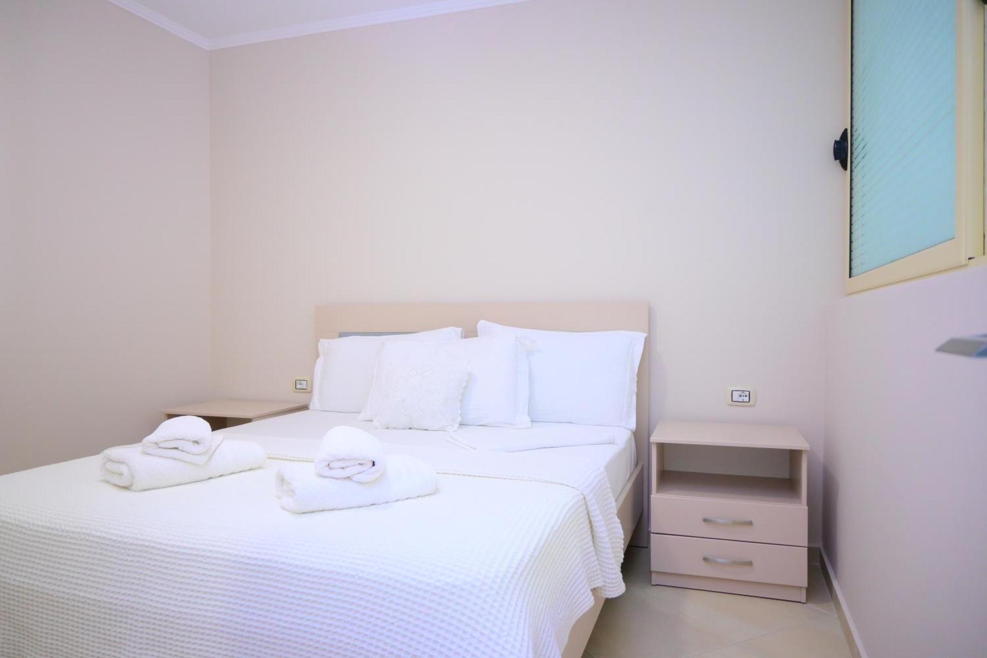 Eleana'S Apartament Sarande Ngoại thất bức ảnh