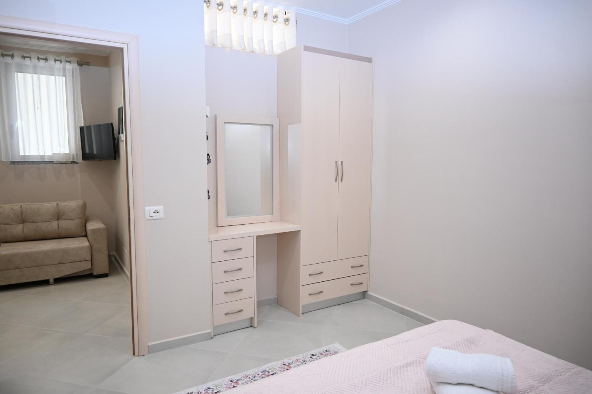 Eleana'S Apartament Sarande Ngoại thất bức ảnh